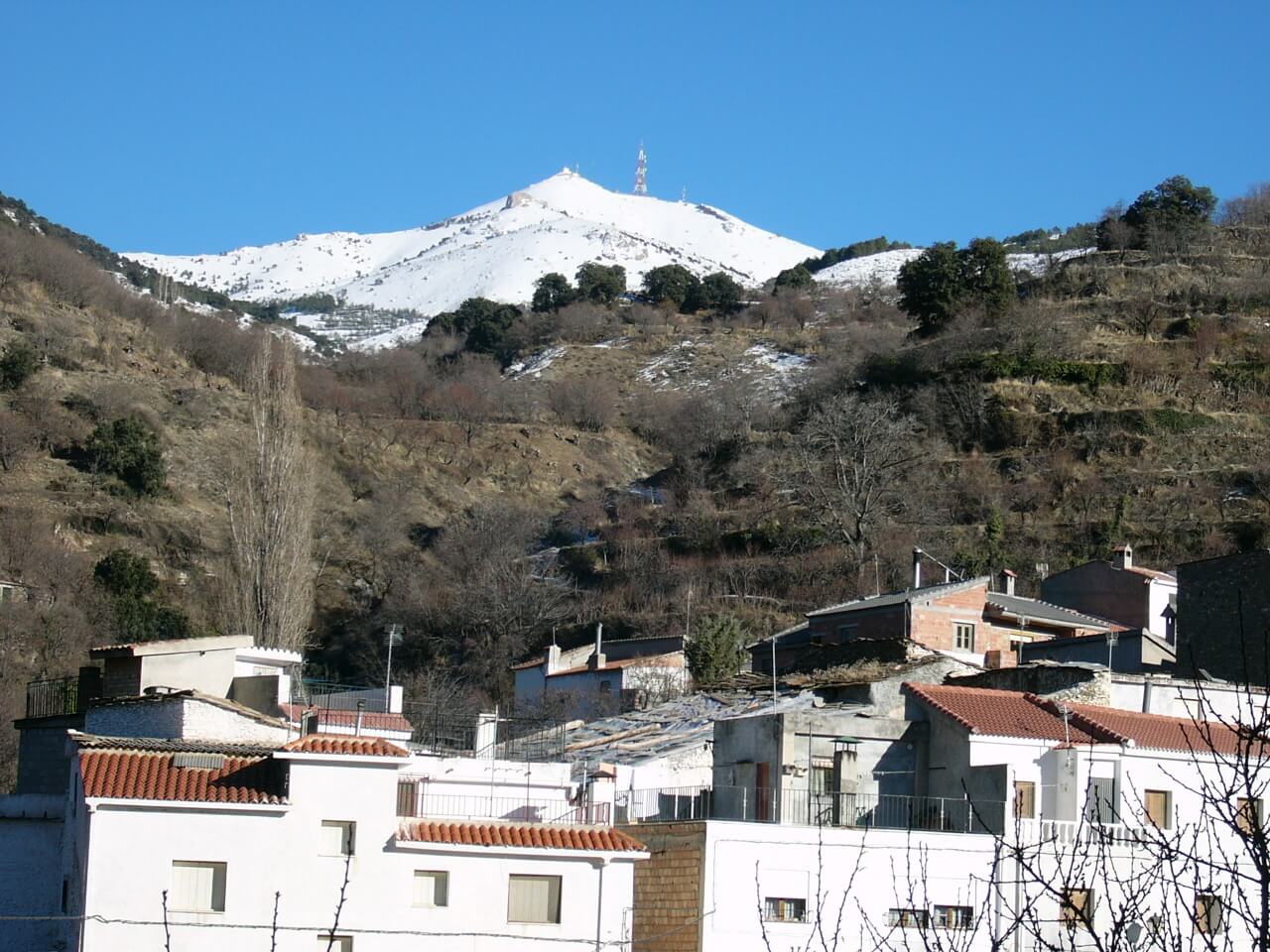 montaña bacares hotel las fuentes